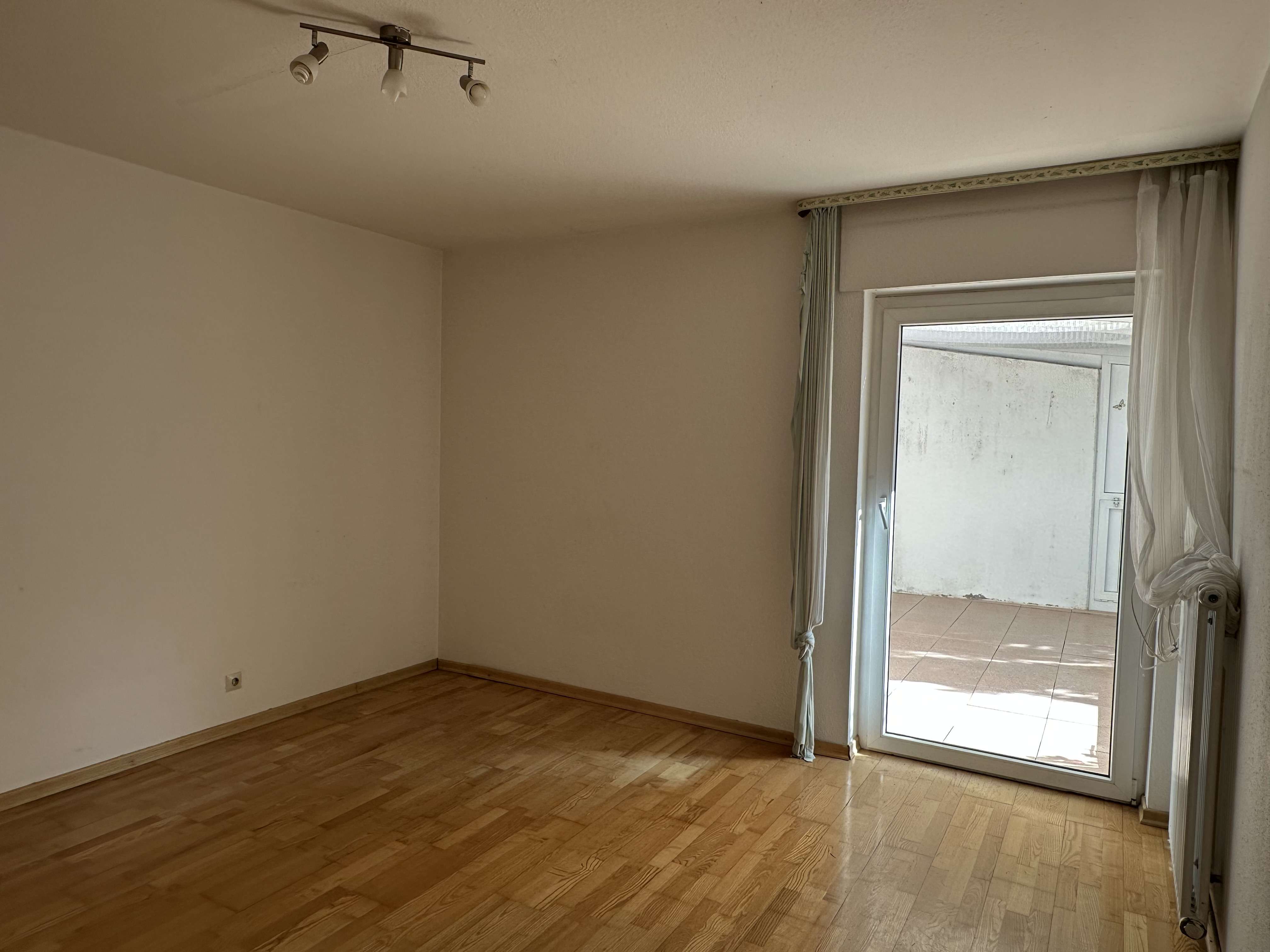 Immobilie in Inzlingen - Großzügige Terrassenwohnung mit ca. 154 m², Wintergarten & großer Terrasse in Inzlingen - Bild 3