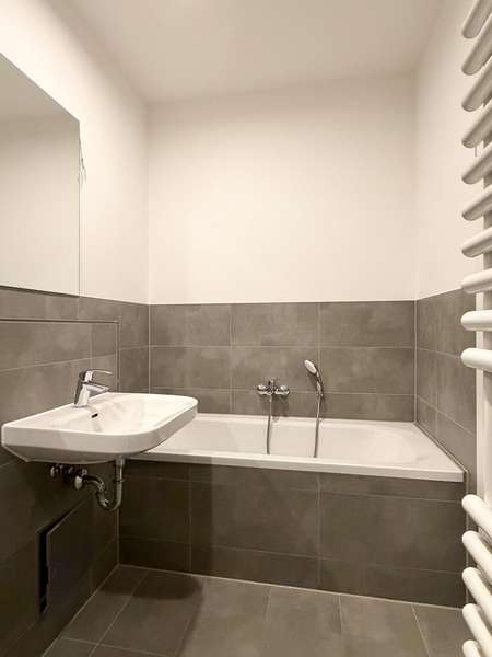 Badezimmer 1.jpg