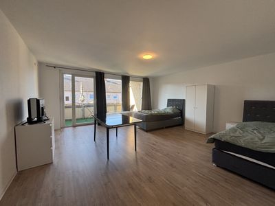Modernisiertes Wohnen auf 94 m²: Attraktive 4-Zimmer-Wohnung mit Balkon & Keller