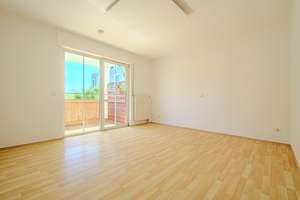 SUPER GRUNDRISS – BALKON – ROLLOS – WANNENBAD – EINBAUKÜCHE – TG-STELLPLATZ – Die vollständige Adresse der Immobilie erhältst du vom Anbieter., 1239 Leubnitz-Neuostra, Dresden – Vorschaubild 3