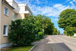 Erstbezug nach Sanierung - Moderne 5 ZKB-Wohnung inkl. Einbauküche, Terrasse und Gartenanteil  – Wellenburger Straße 67, 86199 Göggingen-Süd, Augsburg – Vorschaubild 2