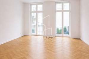 Charlottenburg: Kernsanierte 3-Zimmer-Wohnung mit Balkon, Fischgrätparkett, Aufzug & ruhiger Lage