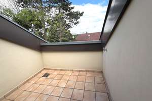 Schöne 4-Zimmer-Dachgeschosswohnung mit zwei Balkonen  – Die vollständige Adresse der Immobilie erhältst du vom Anbieter., 70563 Österfeld, Stuttgart – Vorschaubild 8