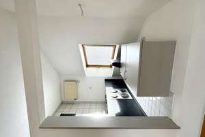 Charmante Dachgeschosswohnung mit privater Terrasse in Berlin-Tempelhof – Nackenheimer Weg 17, 12099 Tempelhof, Berlin – Vorschaubild 11