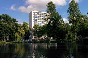 Direkt am Schlossteich gelegene 2-Raum-Wohnung mit Balkon – Promenadenstr. 5, 9111 Zentrum, Chemnitz – Vorschaubild 2