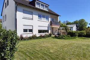 Großes Mehrfamilienhaus in Kassel mit 3 Wohnungen + 1 Zimmer mit WC – Die vollständige Adresse der Immobilie erhältst du vom Anbieter., 34134 Niederzwehren, Kassel – Vorschaubild 1