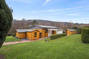 Luxuriöses Ferienhaus mit Sauna, nachhaltiger Technik und hochwertiger Ausstattung – Die vollständige Adresse der Immobilie erhältst du vom Anbieter., 59872 Meschede – Vorschaubild 2