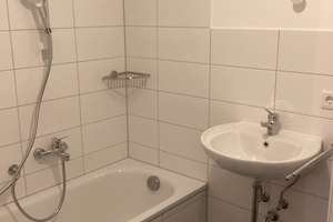 Wohnen mit Weitblick: renovierte 2-Zimmer-Wohnung mit Balkon! – Kennedystr. 16, 82178 Puchheim – Vorschaubild 4