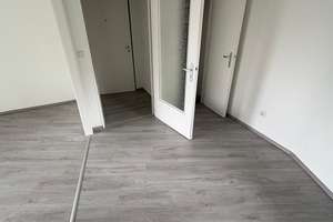 Renovierte 3,5-Raum-Whg. mit Balkon und Tageslichtbad in gepflegtem Mehrfamilienhaus in Oberhausen – Drei Knappen 12, 46047 Bermensfeld, Oberhausen – Vorschaubild 2