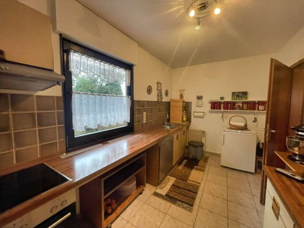 Immobilie in Geislingen - Attraktives Einfamilienhaus mit Einliegerwohnung in Geislingen - Perfekt für Familien & Vermietung! - Bild 3