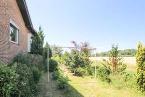 Schönes, großzügiges Grundstück mit Bungalow in ruhiger Feldrandlage von Braunschweig! – Die vollständige Adresse der Immobilie erhältst du vom Anbieter., 38110 Wabe-Schunter-Beberbach, Braunschweig – Vorschaubild 3