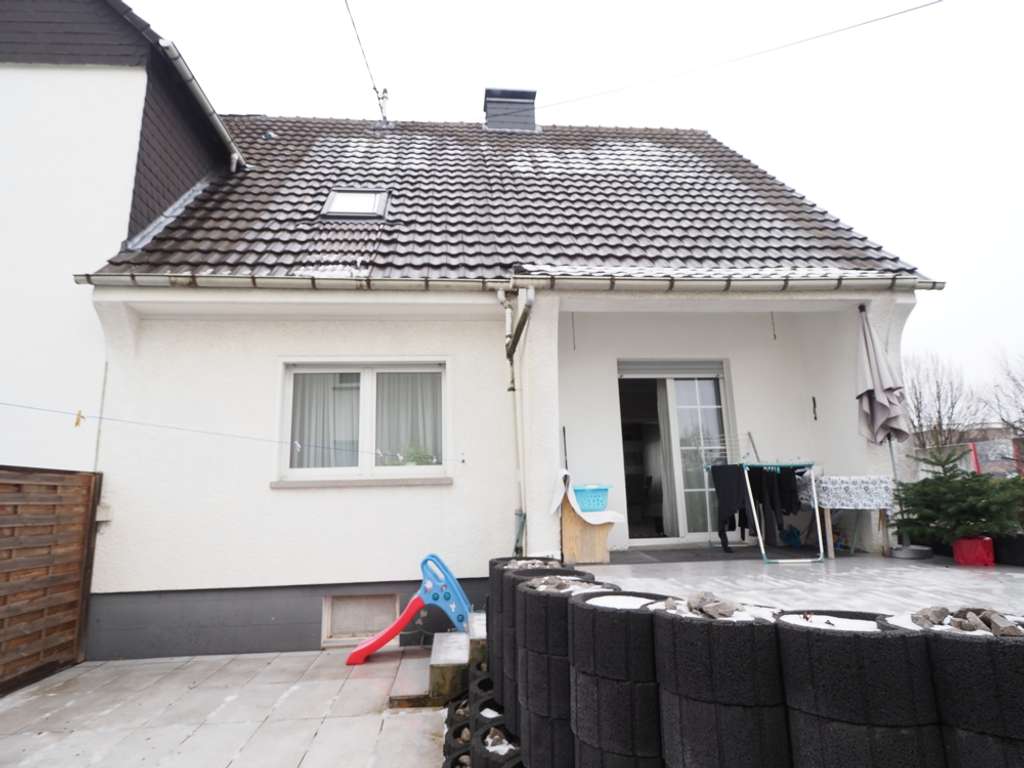 Immobilie in Wirges - Familienfreundliches Wohnhaus in zentraler Lage von Wirges - Bild 3