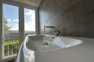 Modernisiertes & luxuriöses Haus mit 2 Wohneinheiten, 2 Einbauküchen, Kamin und Fernblick – Die vollständige Adresse der Immobilie erhältst du vom Anbieter., 65817 Eppstein – Vorschaubild 4