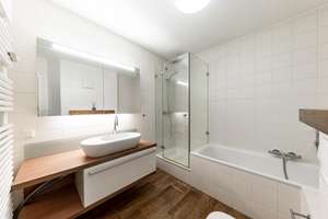 Exklusives Westend, 3-Zimmer-Wohnung mit Tiefgaragenstellplatz und Südbalkon mit Blick ins Grüne 
 – 60325 Westend-Süd, Frankfurt am Main – Vorschaubild 9