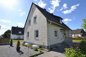 Ein- bis Zweifamilienhaus mit Doppelgarage und Carport! – Sollingbreite 2, 37639 Holzminden (Kreis) – Vorschaubild 1