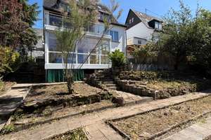 Kleine Perle mit Traumblick über Koblenz – freistehendes Einfamilienhaus mit Einliegerpotenzial – Im Schenkelsberg 6, 56076 Pfaffendorfer Höhe, Koblenz – Vorschaubild 2