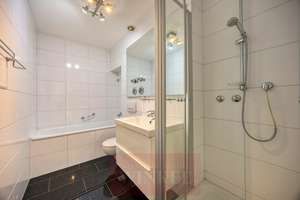 Exklusive Eigentumswohnung mit großer Terrasse u. TG-Platz -Köln-Lövenich- Selbstnutzung möglich – Die vollständige Adresse der Immobilie erhältst du vom Anbieter., 50859 Lövenich, Köln – Vorschaubild 9
