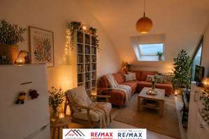 Kapitalanlage in Mannheim Q7: Vermietete 2-Zimmer-DG-Wohnung mit Balkon & TG-Stellplatz!