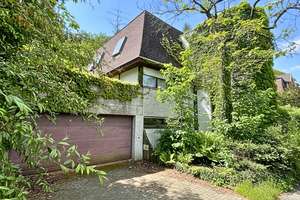 Einfamilienhaus mit ELW, tolles Grundstück mit Panoramablick über Saarbrücken