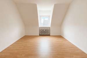 Charmante Dachgeschosswohnung mit großzügiger Wohnküche in Friedrichstadt – Die vollständige Adresse der Immobilie erhältst du vom Anbieter., 40215 Friedrichstadt, Düsseldorf – Vorschaubild 5