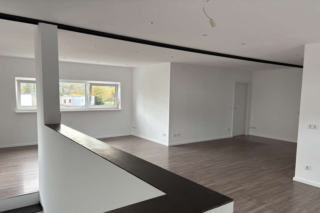 Exklusive Wohnung, SNH-Stadt, zentrumsnah, von privat zu verkaufen.