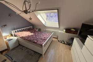 + Schöne 3-Zi.-DG-Whg. in S-Rohracker * EBK * Tageslicht-Bad * PKW-Stellplatz * gute Ausstattung + – Die vollständige Adresse der Immobilie erhältst du vom Anbieter., 70329 Rohracker, Stuttgart – Vorschaubild 1