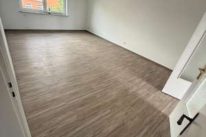 Großzügige 4-Zimmer-Altbauwohnung komplett kernsaniert in Düsseldorf Bilk