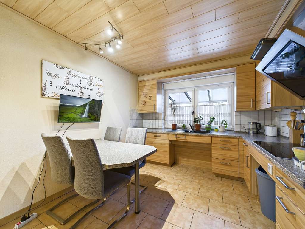 Immobilie in Rechtsupweg - Mehrgenerationenhaus mit Luxus-Extras: Pool, Sauna und Fitnessraum - Bild 4