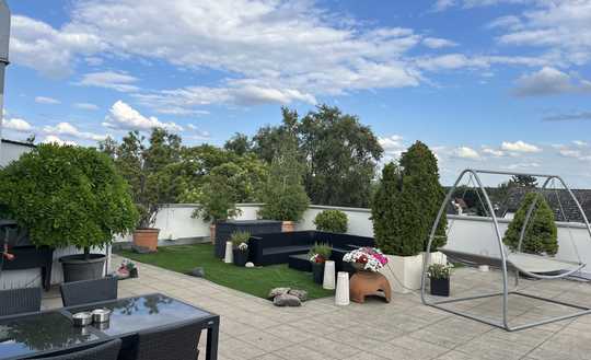 Provisionsfreie 3,5 Zimmerwohnung mit 140qm Dachterrasse mit Südausrichtung 