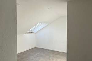 Schöne Dachgeschosswohnung in ruhiger Lage – Dahlerdyk 69a, 47803 Inrath/Kliedbruch, Krefeld – Vorschaubild 3