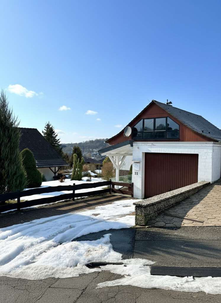 Immobilie in Lamspringe - Charmantes Einfamilienhaus mit Ausbaureserve und weitem Ausblick in Lamspringe - Bild 1