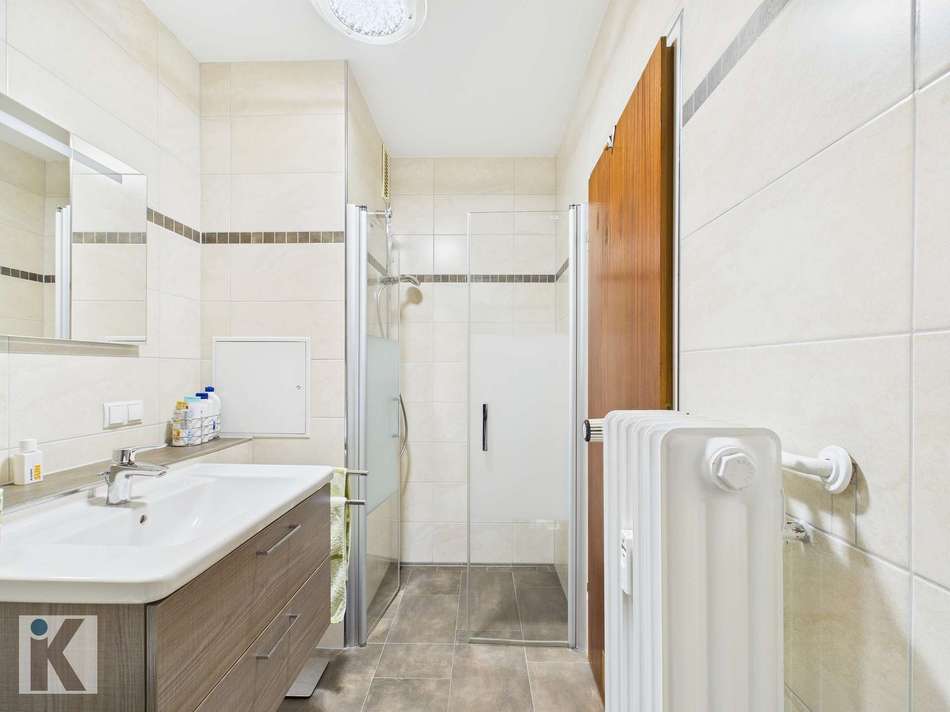 Bad mit bodentiefer Dusche