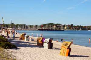 Eckernförde-Borby: Gut vermietete Doppelhaushälfte mit Vollkeller zu verkaufen ! – Rendsburg-Eckernförde (Kreis) – Vorschaubild 1