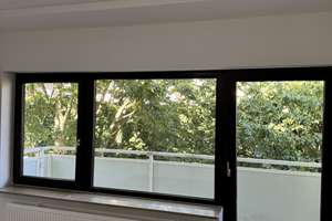 2,5-ZKB-Wohnung Erstbezug nach umfassender Sanierung mit Balkon, Grünblick & Tiefgaragenstellplatz – Breslauer Straße 16, 65203 Biebrich, Wiesbaden – Vorschaubild 2