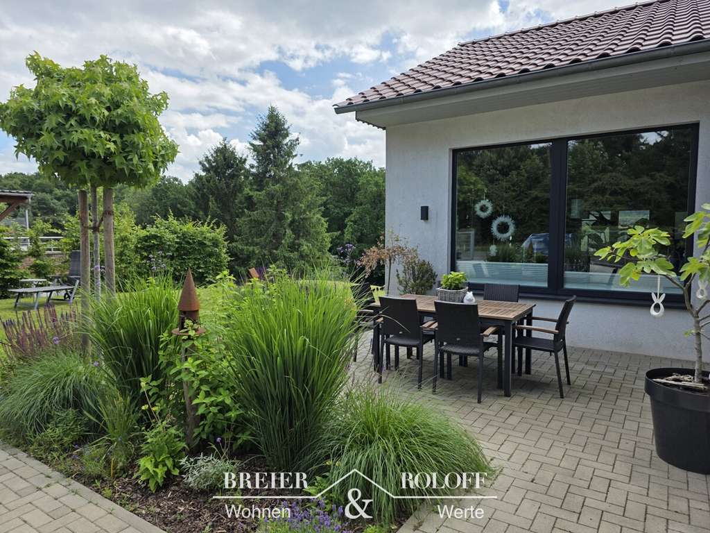 Immobilie in Bückeburg - Modernes Wohnen mit Weitblick und Gartentraum - Bild 0