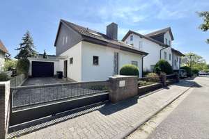 Charmantes Einfamilienhaus mit Garage und großzügigem Garten in beliebter Wohnlage