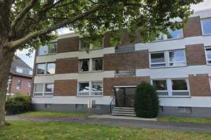 ERSTBEZUG NACH SANIERUNG 2 ZKDB MIT GROßEM BALKON – Bruckerschestr. 132, 47839 Krefeld – Vorschaubild 1