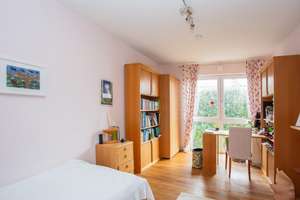 KL-Nähe Fliegerstr.-Neuwertiges, großzüg. Wohnhaus m. modernster techn. Ausstattung u. Eigentumsgr. – Die vollständige Adresse der Immobilie erhältst du vom Anbieter., 67657 Innenstadt Nord Kaiserberg, Kaiserslautern – Vorschaubild 7