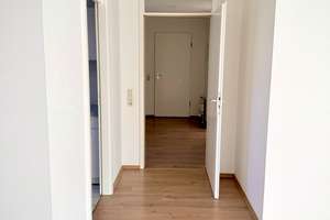 Großzügig, gut geschnittene, sehr gepflegte 4,5-Zi.ETW inkl. TG-Platz und EBK in saniertem 3-FH – Die vollständige Adresse der Immobilie erhältst du vom Anbieter., 70372 Kurpark, Stuttgart – Vorschaubild 9