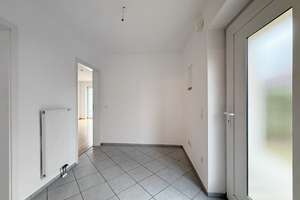 Wohnen auf zwei Ebenen- charmante Maisonette-Wohnung mit Garten und Haus-im-Haus-Charakter – Die vollständige Adresse der Immobilie erhältst du vom Anbieter., 81825 Gartenstadt Trudering, München – Vorschaubild 5