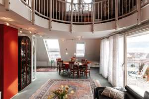 Wohnen über zwei Ebenen: Galerie, Südbalkon, 4 Zimmer | 2 Bäder | 2 Stellplätze | Energieeffizienz C – Die vollständige Adresse der Immobilie erhältst du vom Anbieter., 75397 Simmozheim – Vorschaubild 3