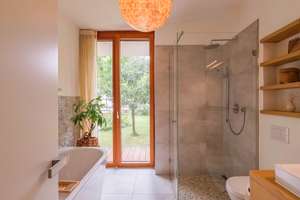Architektenvilla mit Gästehaus und Resort-Flair – Ihre private Wohlfühloase mitten in Ingolstadt – Die vollständige Adresse der Immobilie erhältst du vom Anbieter., 85057 Nordwest, Ingolstadt – Vorschaubild 23