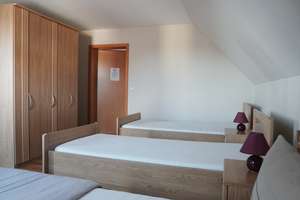 Anwesen mit Pension, 2 Wohnhäusern, Weinkeller, Pool & Sauna bei Zwenkauer See – Die vollständige Adresse der Immobilie erhältst du vom Anbieter., 4539 Groitzsch – Vorschaubild 46