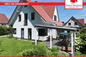 Junges Einfamilienhaus mit idyllischem Garten