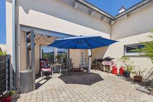 - Wohntraum - KfW-70-Haus mit Kamin, PV-Anlage und 927 m² Grundstück in Ruhiger Lage von Echzell – Die vollständige Adresse der Immobilie erhältst du vom Anbieter., 61209 Echzell – Vorschaubild 9