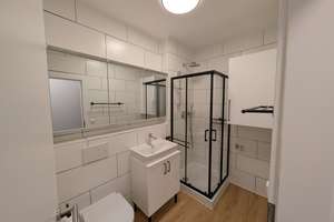 Erstbezug nach Renovierung: helle 1,5-Zimmer-Wohnung mit großer West-Dachterrasse in München-Solln – Wolfratshauser Straße 135a, 81479 Thalkirchen, München – Vorschaubild 3
