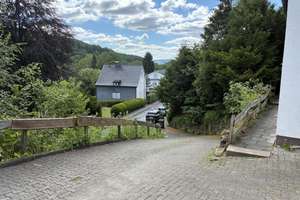 Gepflegtes Mehrfamilienhaus mit drei Wohneinheiten in attraktiver Lage der Siegener Numbach – 57072 Siegen, Siegen – Vorschaubild 8