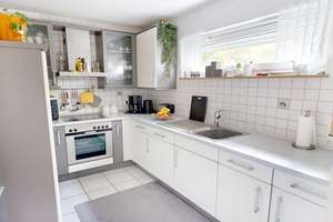 Köln-Weiden! Attraktive 3-Zi.-ETW mit Sonnenterrasse, Gartenanteil und TG-Stellplatz! (SN 5077) – 50859 Weiden, Köln – Vorschaubild 3