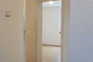Helle 2- Zimmer, Diele und Bad im 2. OG eines gepflegten MFH in Nähe  zur UNI sowie zur City – Wuppertal – Vorschaubild 2