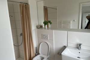 Neubau- 1-Zimmer-Wohnung mit moderner Innenausstattung in Köln -Wesseling ; Rheinnähe & Möbliert  – An den Hochgärten 4, 50389 Wesseling – Vorschaubild 4